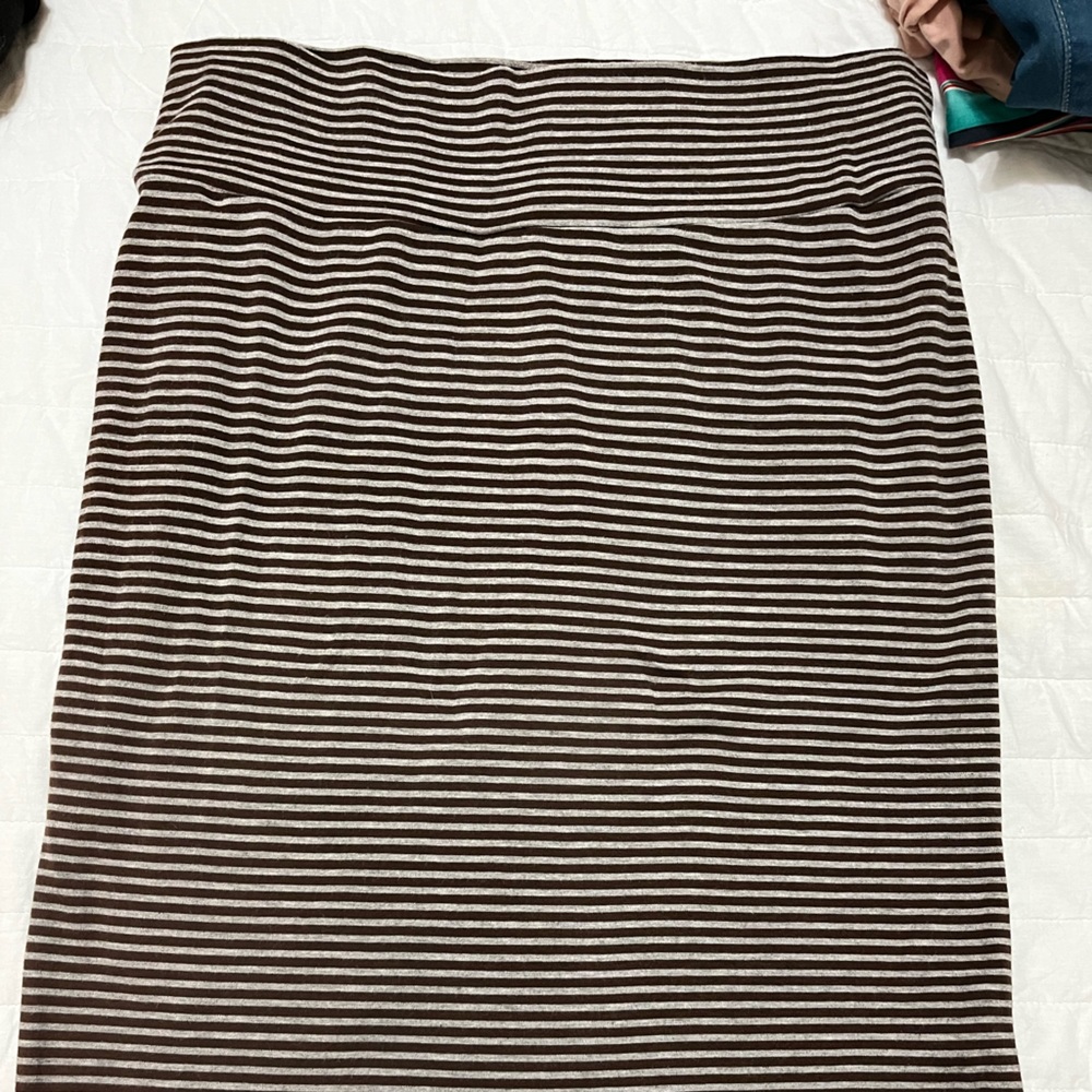 Women’s Lula Roe mini skirt. Brown and grey striped. 2x